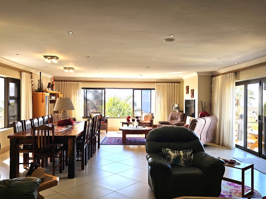 5 Bedroom Property for Sale in Wavecrest Eastern Cape